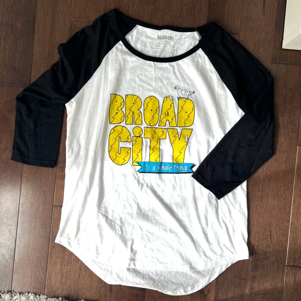 Broad City Comedy Central show official shirt SIZE S